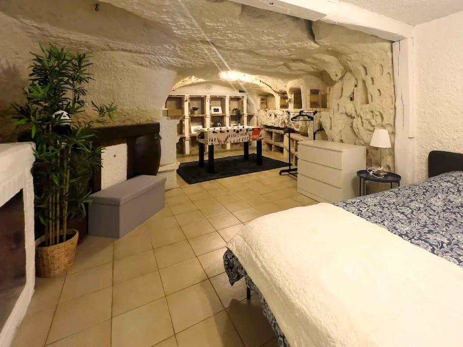 Maison Semi-Troglodyte Avec 4 Velos Рошкорбон Екстериор снимка
