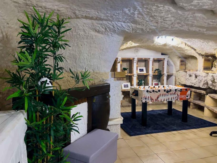 Maison Semi-Troglodyte Avec 4 Velos Рошкорбон Екстериор снимка